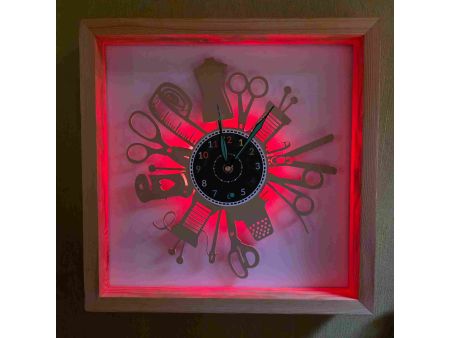 zegar krawcowej led rgb, zegar w drewnianej ramce 35x35, prezent dla krawcowej,