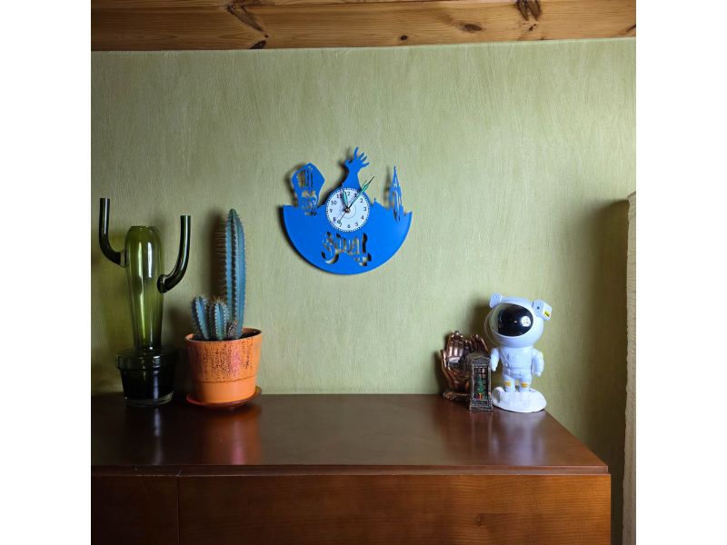 Ghost of Yotei Zegar Ścienny z Używanej Płyty Winylowej Kolor w Drewnianej Ramce 35x35cm Prezent Upominek evevo.pl V0006KR