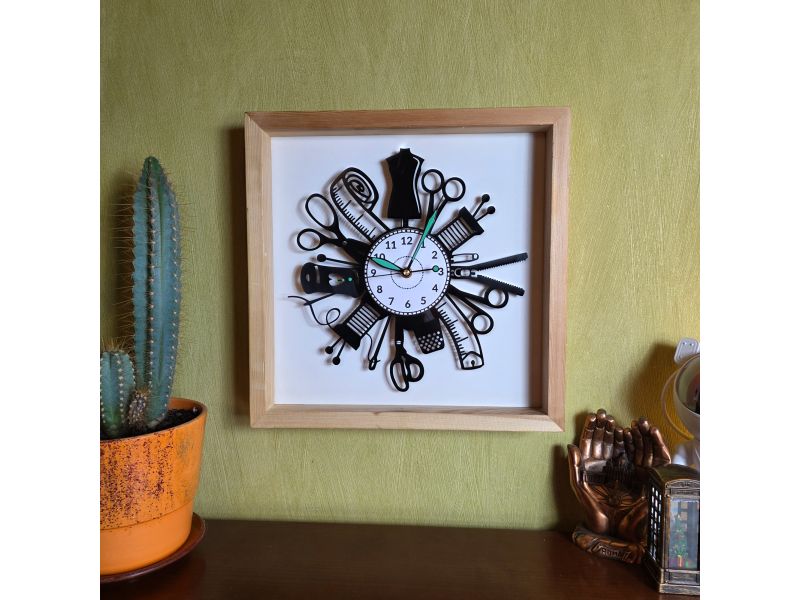 Zegar Krawcowej  Zegar Ścienny Drewniana Ramka 35x35cm Winyl Płyta Winylowa Prezent Urodziny Upominek EVEVO W0049R