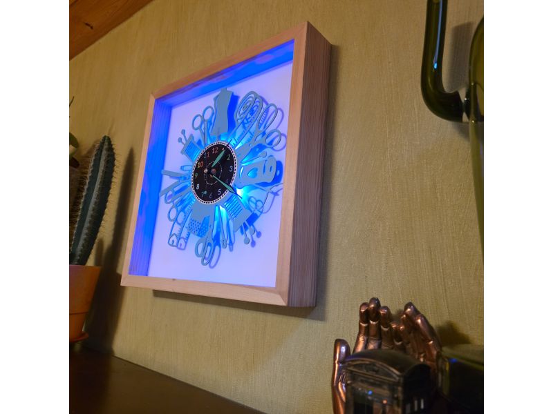 Zegar Krawcowej Ścienny Kolor w Drewnianej 35x35cm Ramce z LED RGB Bez Kabli Płyta Winylowa Prezent EVEVO W0049KRL