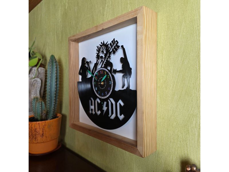 AC/DC Zegar Ścienny w Drewnianej Ramce 35x35cm z Płyty Winylowej Zegar Rockowy Prezent Dla Fana V0008R
