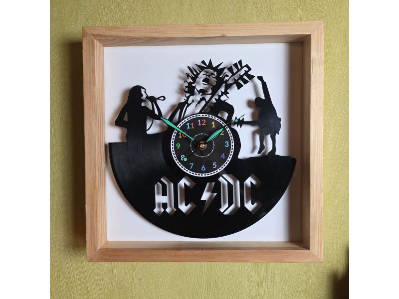AC/DC Zegar Ścienny w Drewnianej Ramce 35x35cm