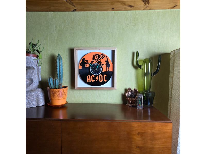 AC/DC Zegar Ścienny z Płyty Winylowej W Ramce 35x35cm Kolorowe Tło Zegar Rockowy Prezent dla Fana 9 Kolorów EVEVO V0008RTT