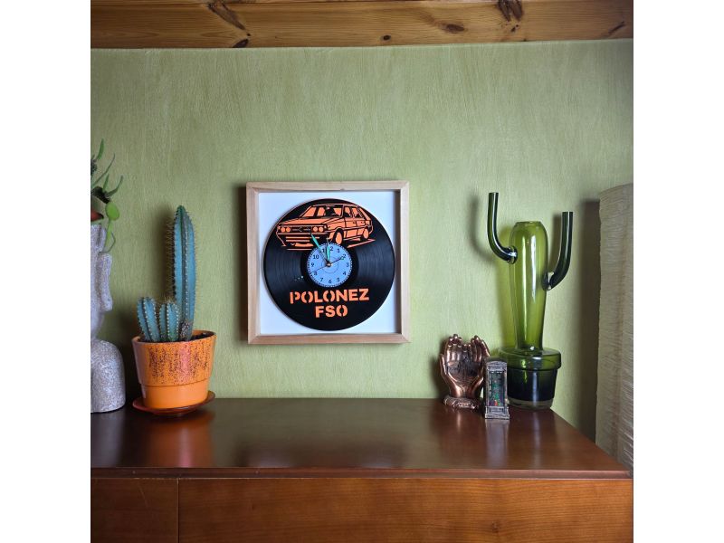 Polonez FSO Zegar Ścienny z Kolorowym Tłem w Drewnianej Ramce 35x35cm Płyta Winylowa Prezent Urodziny evevo.pl V0001RT