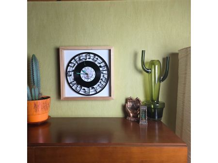 Nuty Zegar Ścienny w Drewnianej Ramce 35x35x5cm Winyl Płyta Winylowa Prezent Urodziny Upominek dla Fana EVEVO evevo.pl V0002R