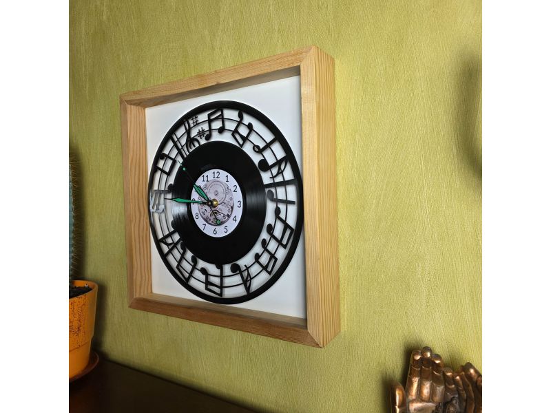 Nuty Zegar Ścienny w Drewnianej Ramce 35x35x5cm Winyl Płyta Winylowa Prezent Urodziny Upominek dla Fana EVEVO evevo.pl V0002R